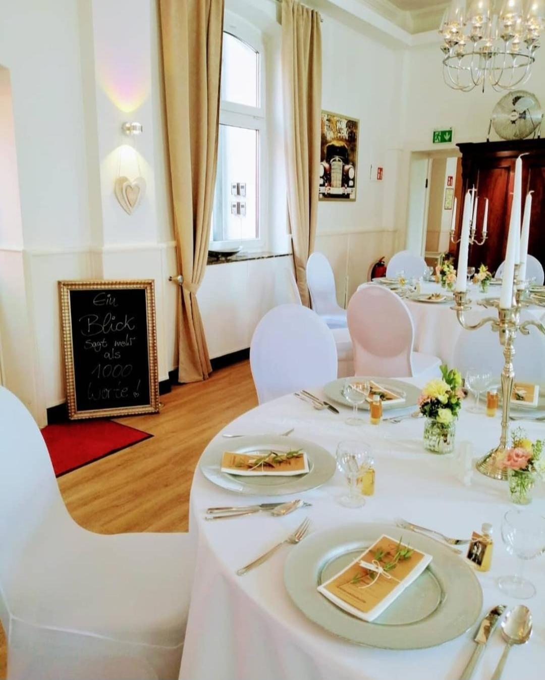Zur Sonne "Gasthaus-Bar-Events" Poppenhausen Extérieur photo