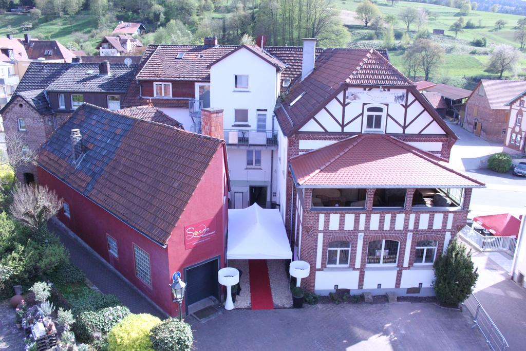 Zur Sonne "Gasthaus-Bar-Events" Poppenhausen Extérieur photo